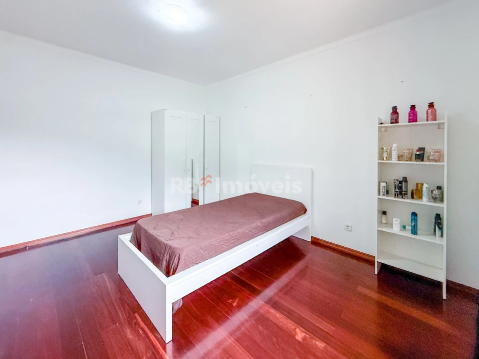 Moradia T5 para Venda em Minde Foto 35