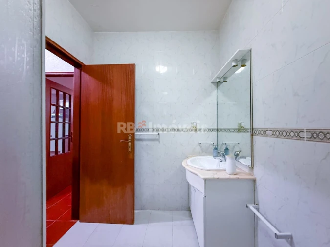 Moradia T5 para Venda em Minde Foto 68