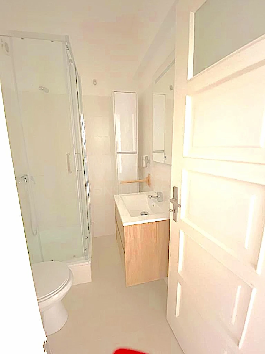 Apartamento T1 para Arrendamento em Algés, Linda-A-Velha e Cruz Quebrada-Dafundo Foto 10