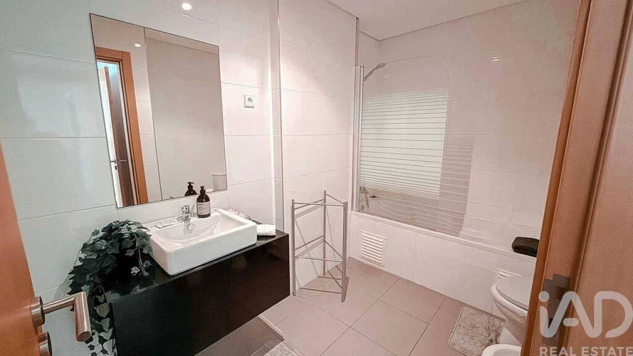 Apartamento T2 para Venda em Portimão Foto 11