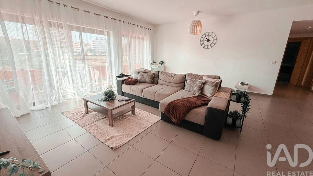 Apartamento T2 para Venda em Portimão Foto 2
