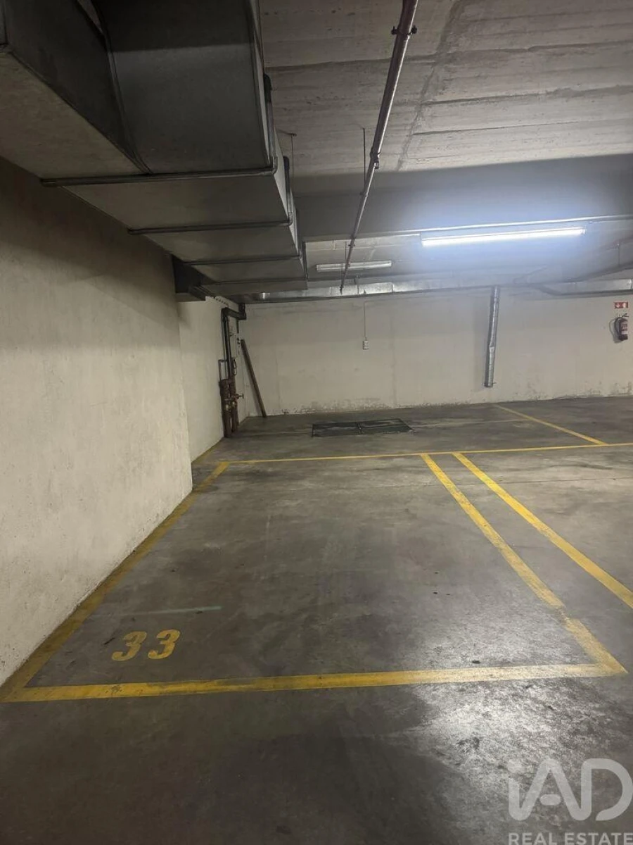 Apartamento T3 para Arrendamento em Lumiar Foto 24