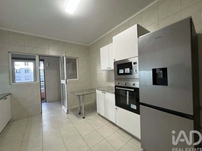 Apartamento T3 para Arrendamento em Lumiar Foto 18