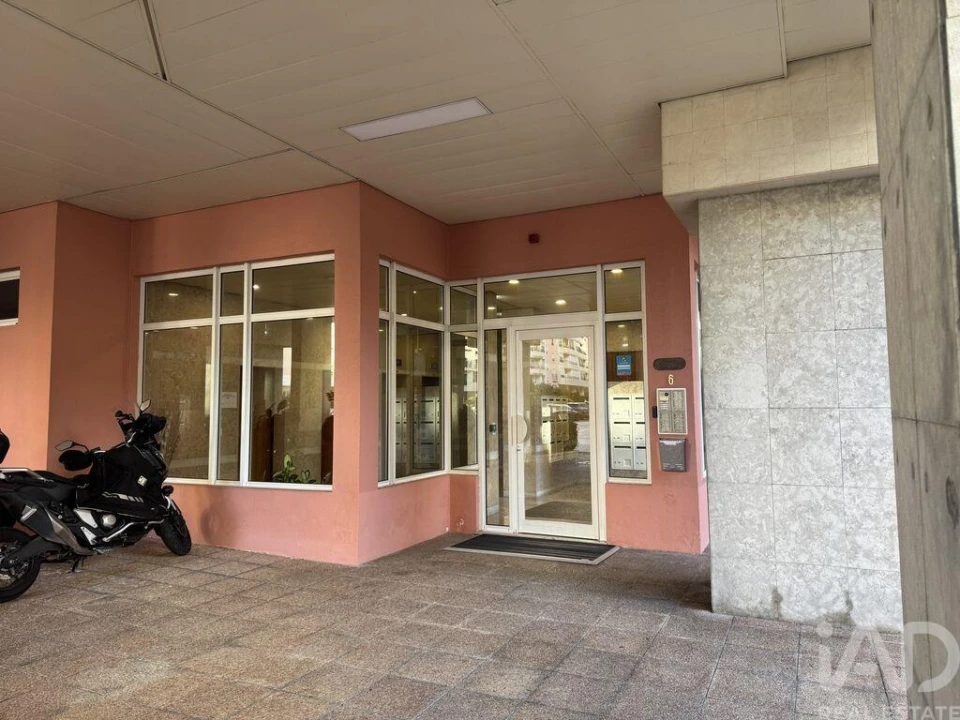 Apartamento T3 para Arrendamento em Lumiar Foto 26