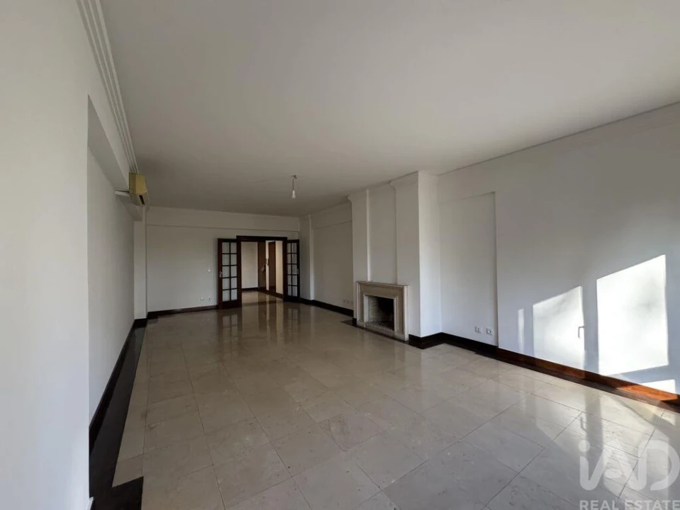 Apartamento T3 para Arrendamento em Lumiar Foto 6