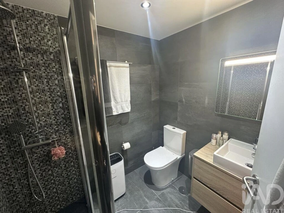 Apartamento T2 para Venda em Santa Maria, São Pedro e Matacães Foto 5