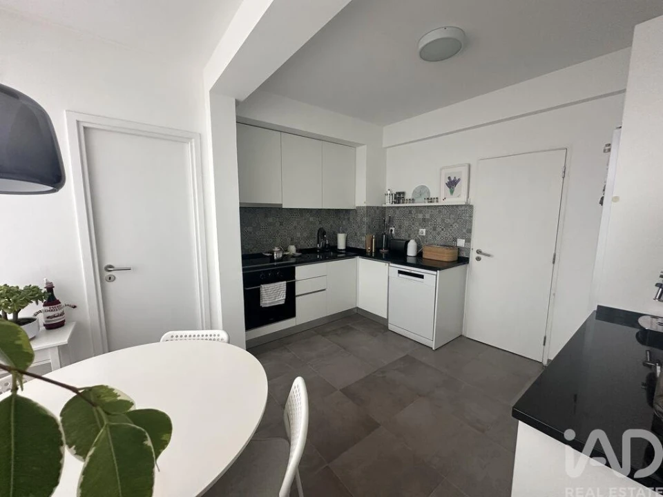 Apartamento T2 para Venda em Santa Maria, São Pedro e Matacães Foto 7