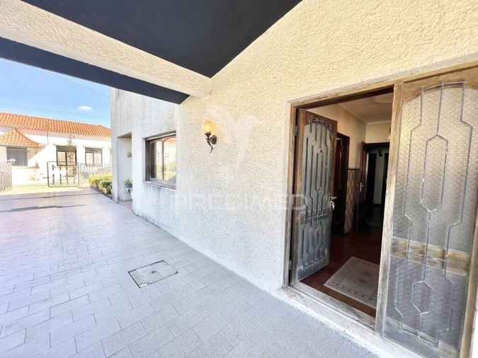 Moradia T4 para Venda em Castêlo da Maia Foto 8