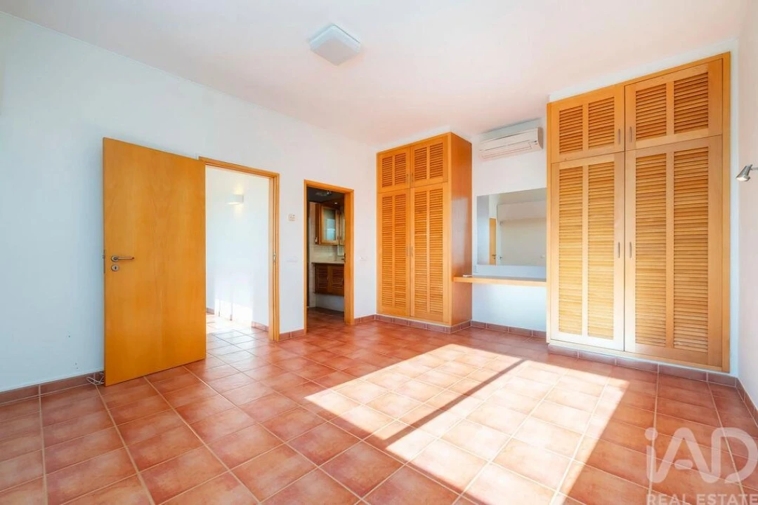 Moradia T3 para Venda em Santa Barbara de Nexe Foto 26