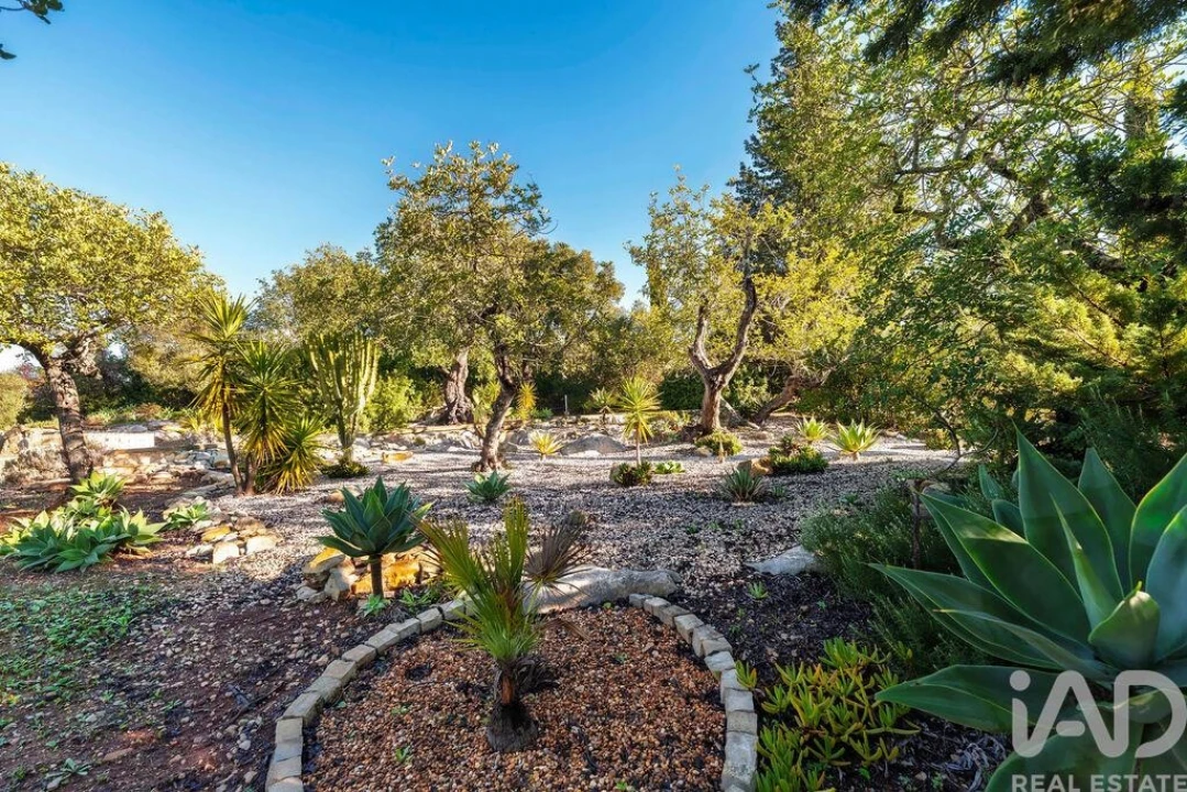 Moradia T3 para Venda em Santa Barbara de Nexe Foto 9