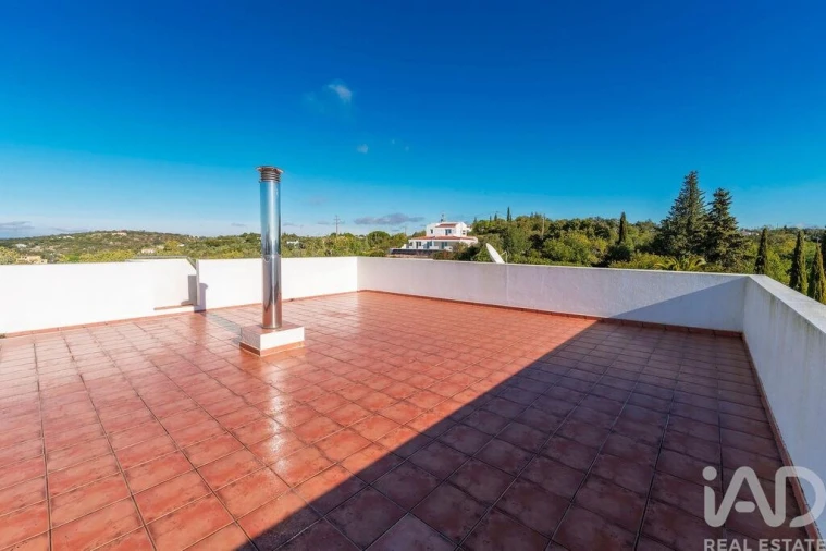 Moradia T3 para Venda em Santa Barbara de Nexe Foto 29