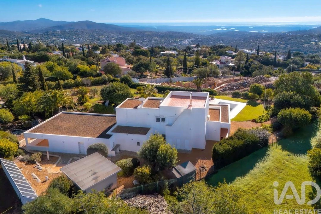 Moradia T3 para Venda em Santa Barbara de Nexe Foto 4