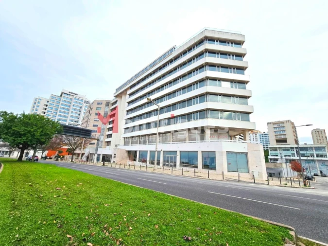 Prédio para Venda em Areeiro Foto 1