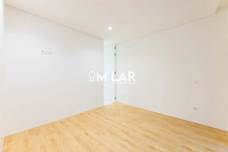 Apartamento T3 para Venda em Vila Verde e Barbudo Foto 23