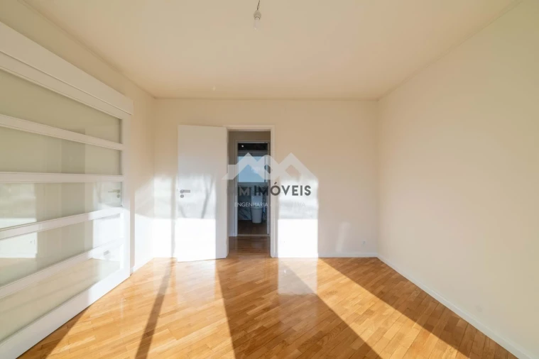 Moradia T4 para Venda em Matosinhos e Leça da Palmeira Foto 11