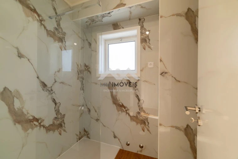 Moradia T4 para Venda em Matosinhos e Leça da Palmeira Foto 48