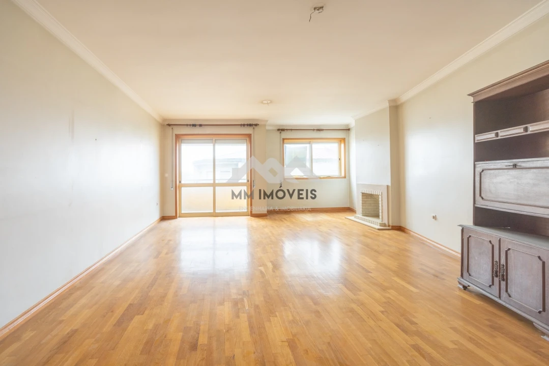 Apartamento T3 para Venda em Cedofeita, Santo Ildefonso, Sé, Miragaia, São Nicolau e Vitória Foto 1