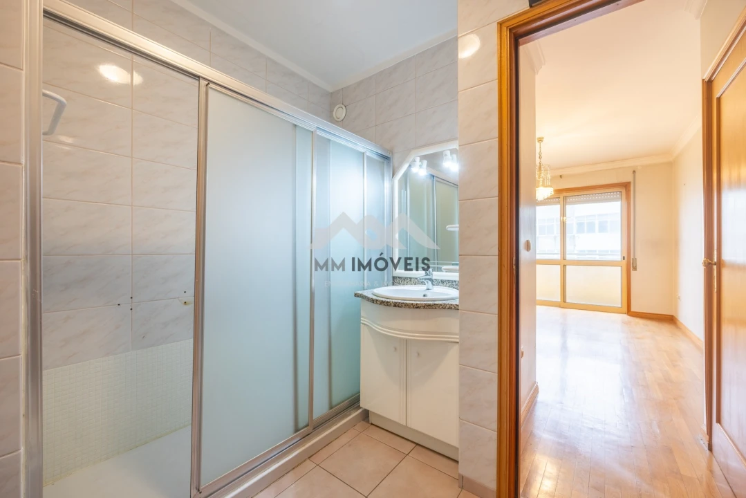 Apartamento T3 para Venda em Cedofeita, Santo Ildefonso, Sé, Miragaia, São Nicolau e Vitória Foto 7