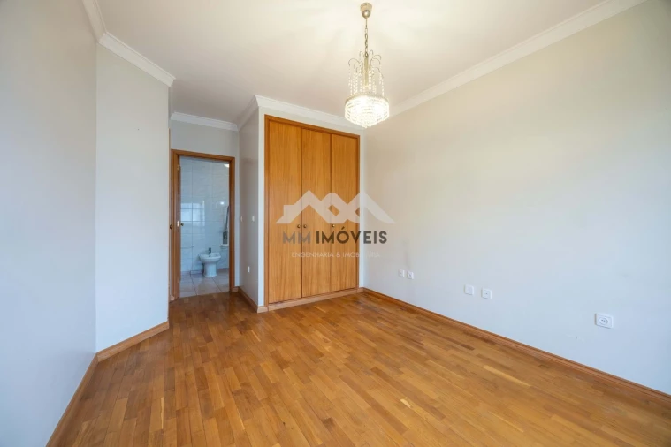 Apartamento T3 para Venda em Cedofeita, Santo Ildefonso, Sé, Miragaia, São Nicolau e Vitória Foto 5