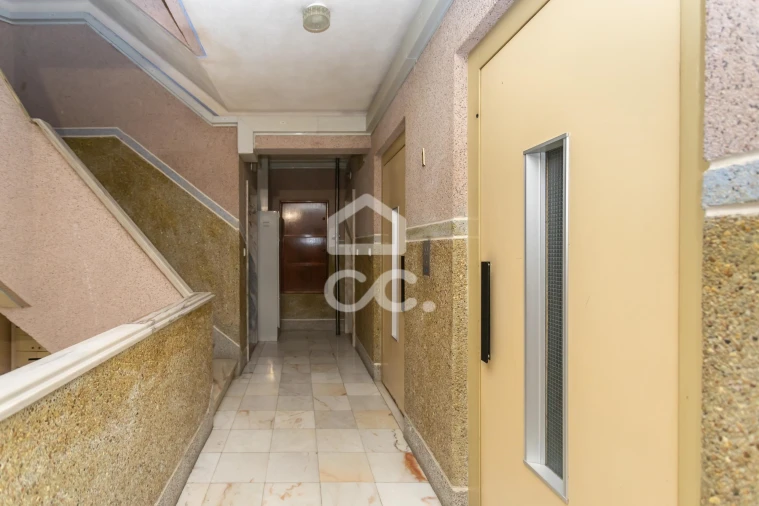 Apartamento T2 para Venda em Cacém e São Marcos Foto 32