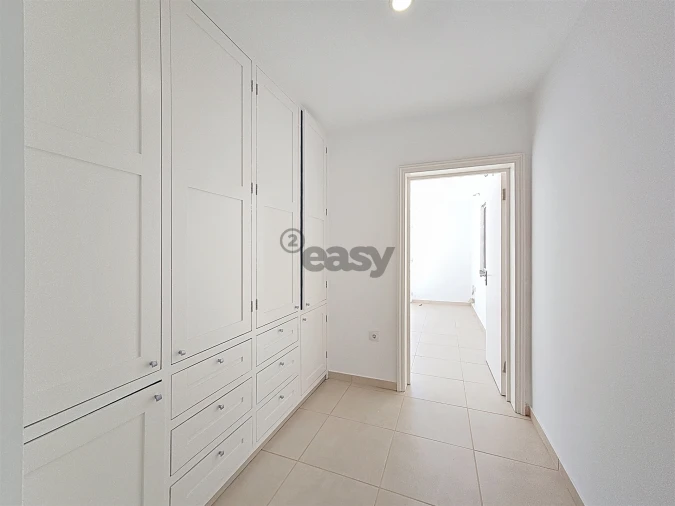 Moradia T2 para Arrendamento em Funchal (Santa Maria Maior) Foto 9