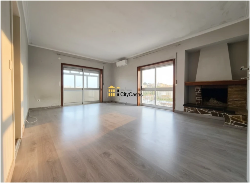 Apartamento T3 para Venda em Mafamude e Vilar do Paraíso Foto 1