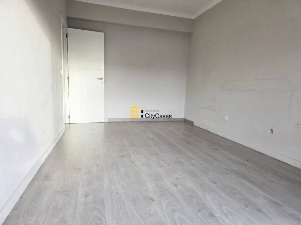 Apartamento T3 para Venda em Mafamude e Vilar do Paraíso Foto 10