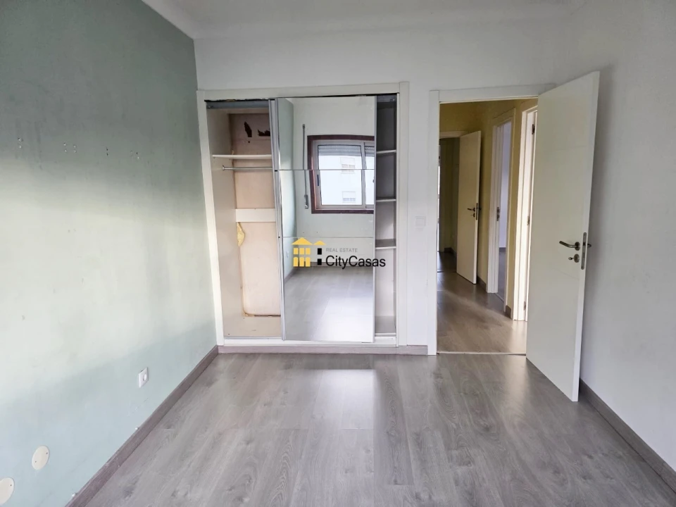 Apartamento T3 para Venda em Mafamude e Vilar do Paraíso Foto 15