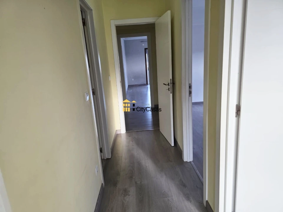 Apartamento T3 para Venda em Mafamude e Vilar do Paraíso Foto 12