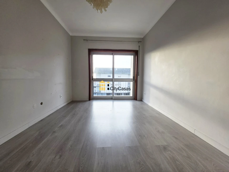 Apartamento T3 para Venda em Mafamude e Vilar do Paraíso Foto 9