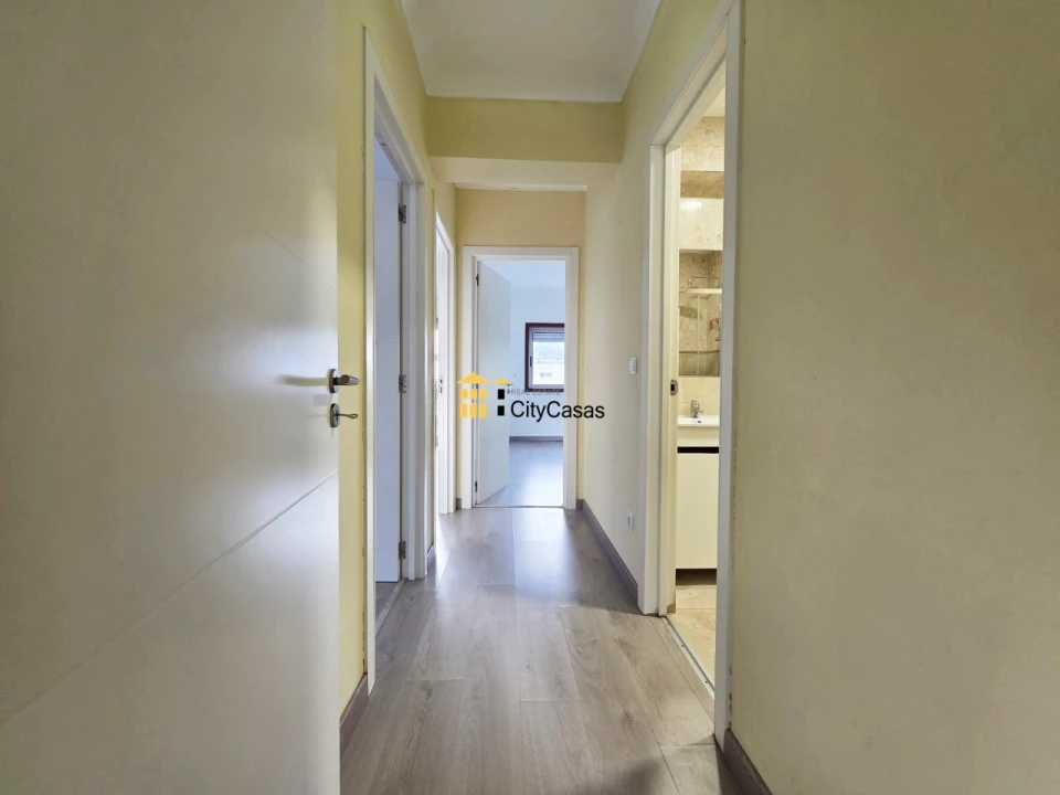 Apartamento T3 para Venda em Mafamude e Vilar do Paraíso Foto 8