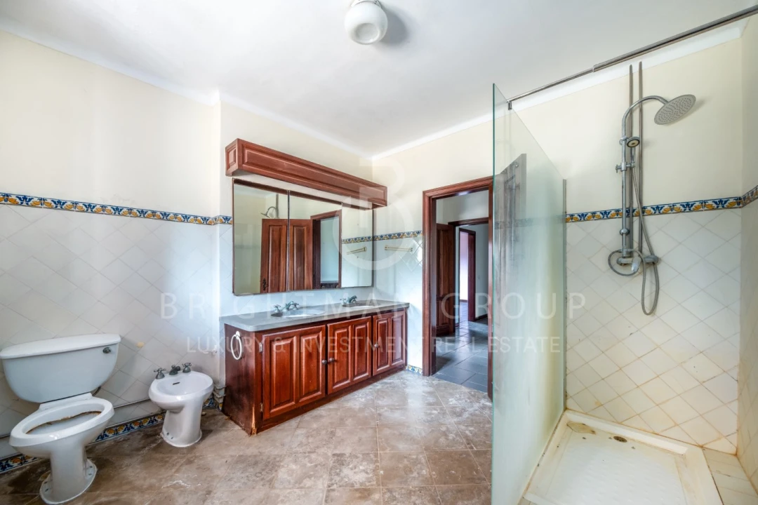 Moradia T6 para Venda em Olho Marinho Foto 44