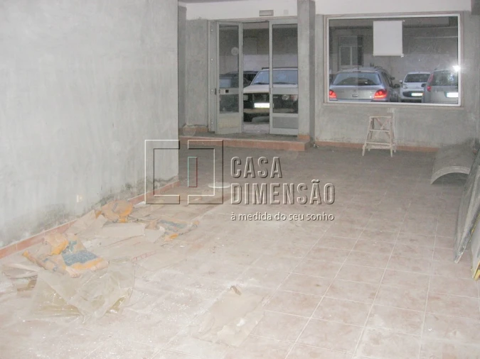 Loja para Venda em Queluz e Belas