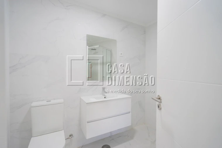 Apartamento T3 para Venda em Águas Livres Foto 8