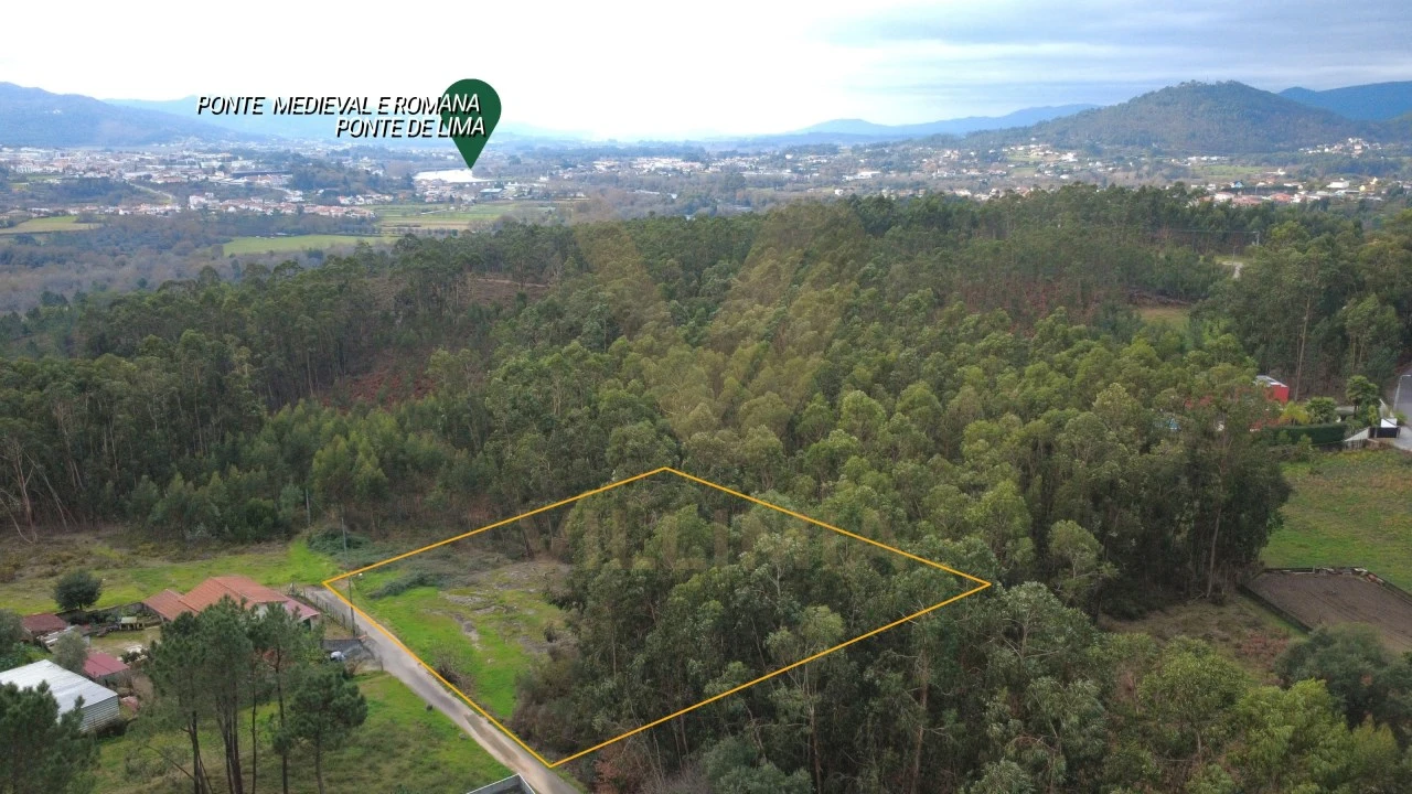 Terreno para Venda em Refoios do Lima Foto 1