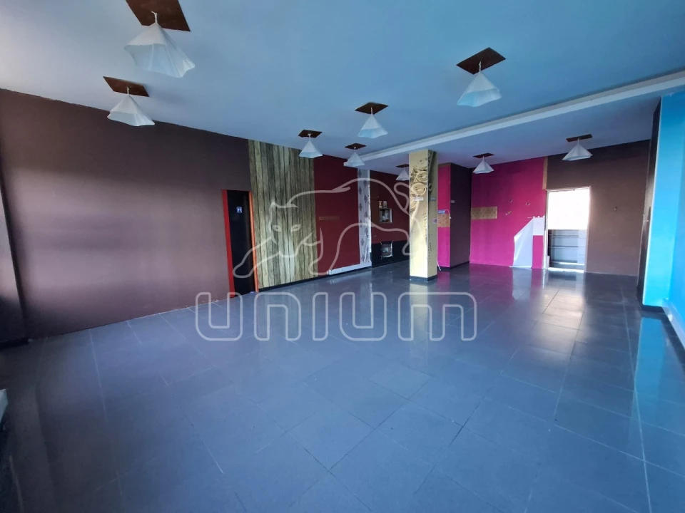 Loja para Arrendamento em Darque Foto 1