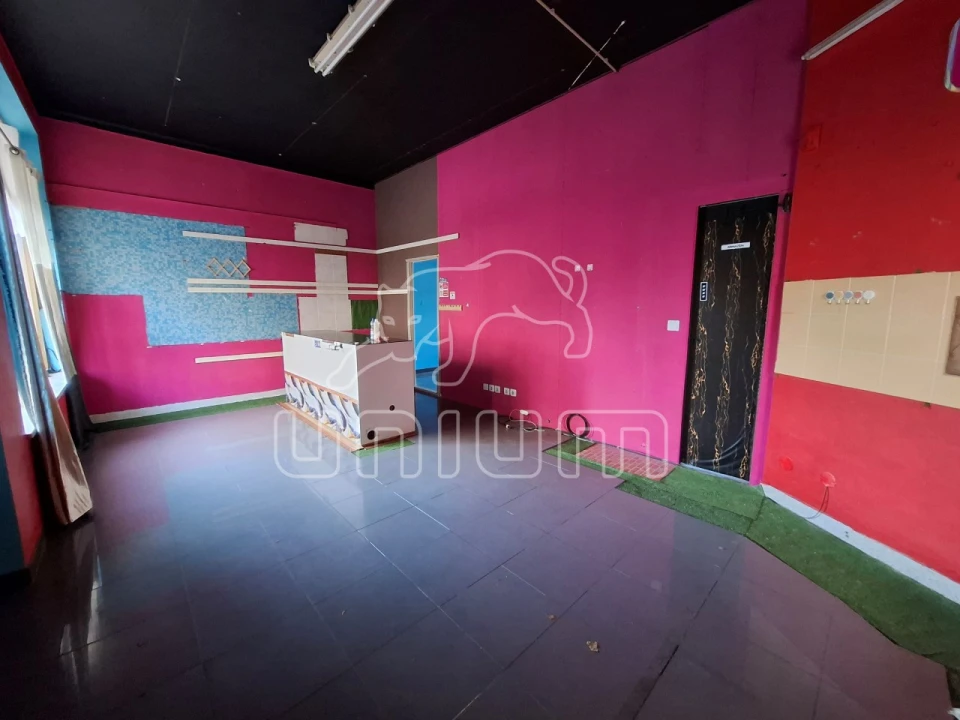 Loja para Arrendamento em Darque Foto 4