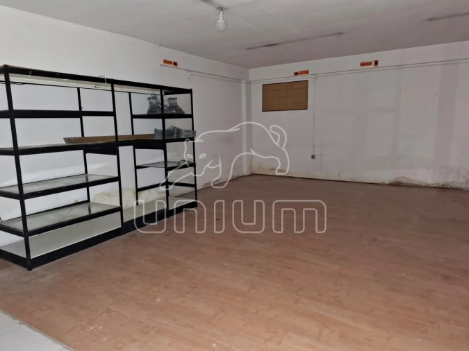 Loja para Arrendamento em Darque Foto 7