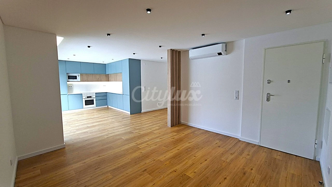 Apartamento T2 para Venda em Alcabideche Foto 3