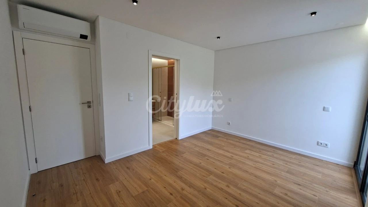 Apartamento T2 para Venda em Alcabideche Foto 13
