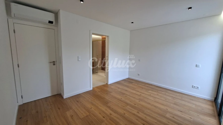 Apartamento T2 para Venda em Alcabideche Foto 13