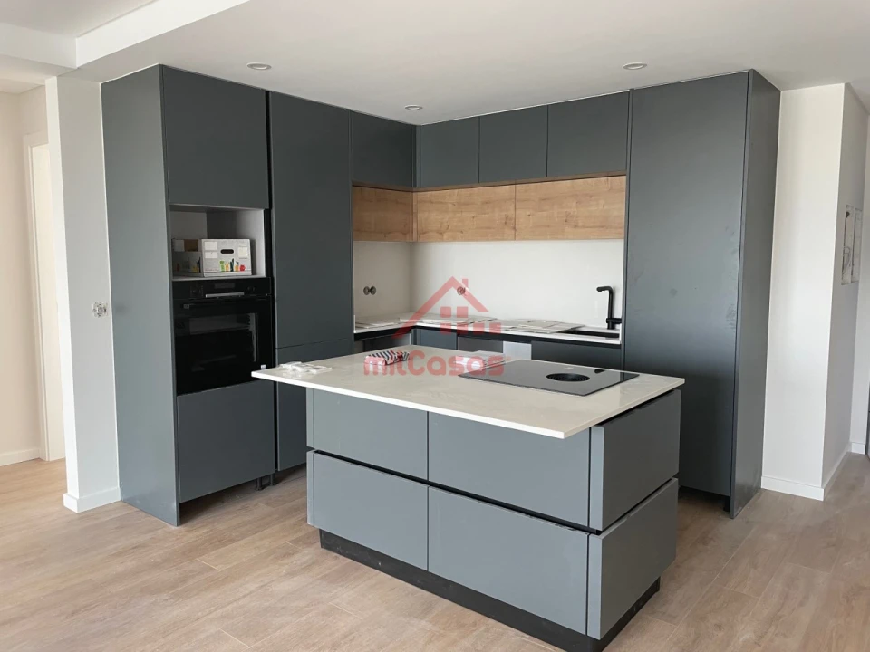 Apartamento T2 para Venda em Santa Maria, São Pedro e Matacães Foto 3