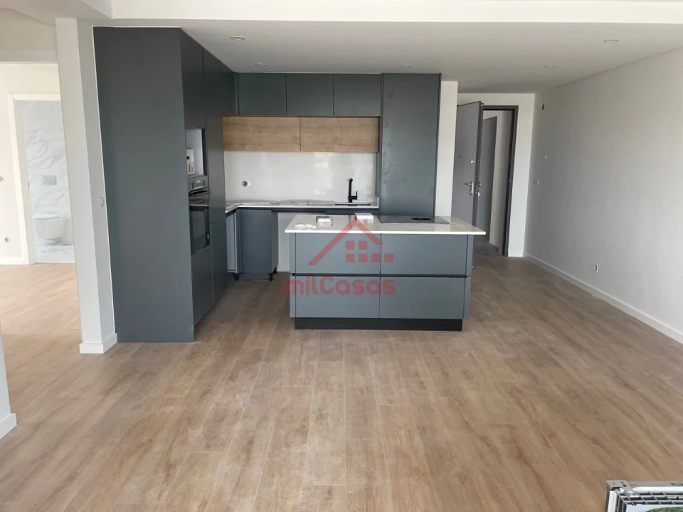 Apartamento T2 para Venda em Santa Maria, São Pedro e Matacães Foto 5