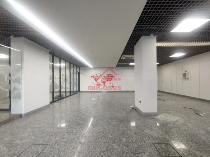 Loja para Arrendamento em Santa Maria, São Pedro e Matacães Foto 5