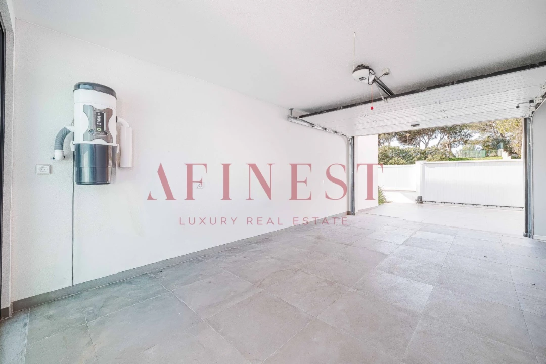 Moradia T4 para Venda em Alcabideche Foto 9