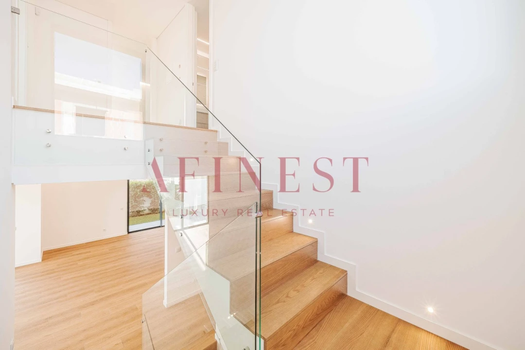 Moradia T4 para Venda em Alcabideche Foto 43