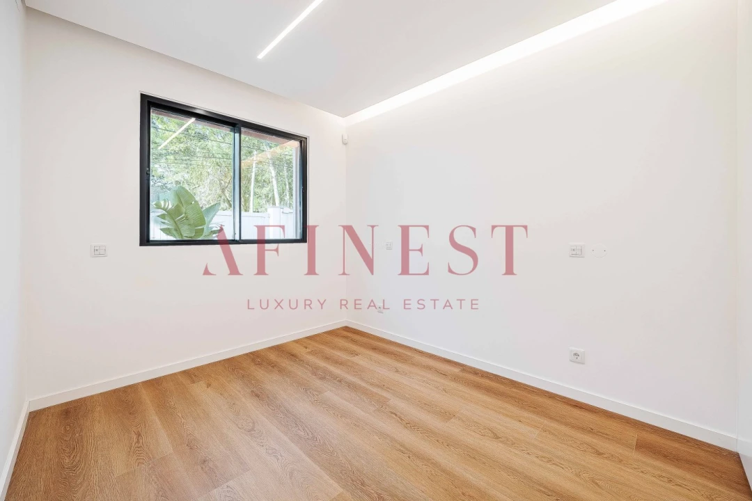 Moradia T4 para Venda em Alcabideche Foto 49