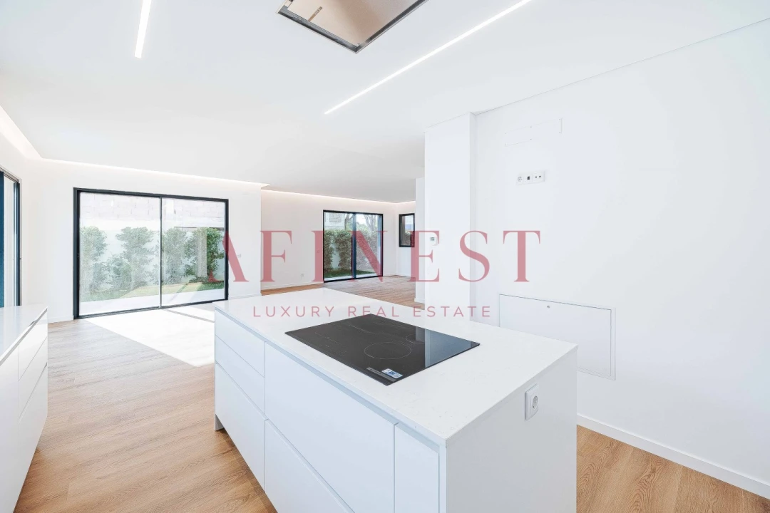 Moradia T4 para Venda em Alcabideche Foto 54