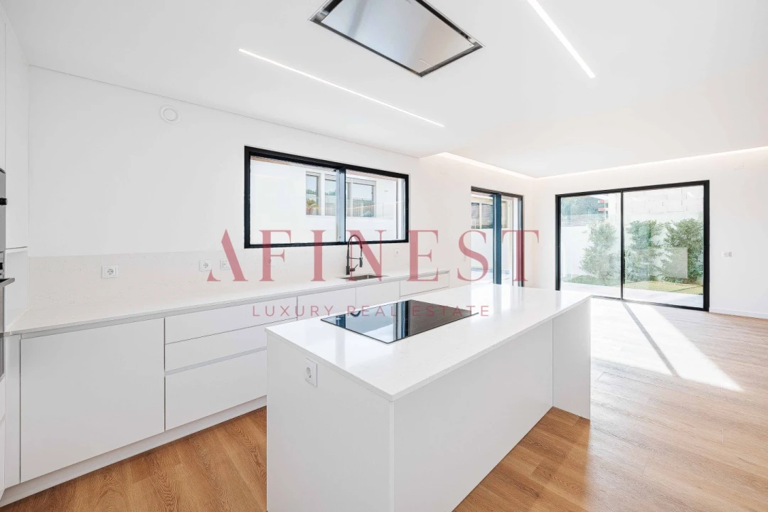 Moradia T4 para Venda em Alcabideche Foto 56