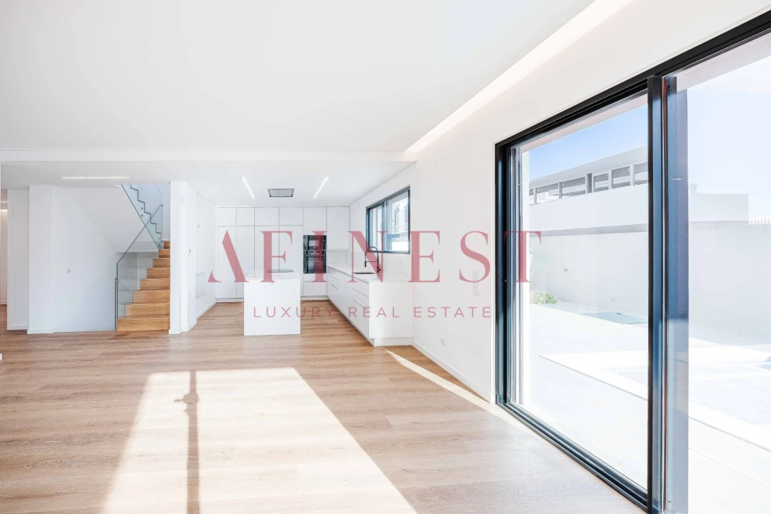 Moradia T4 para Venda em Alcabideche Foto 60